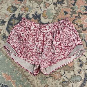Lululemon size 10 4” hotty hot shorts